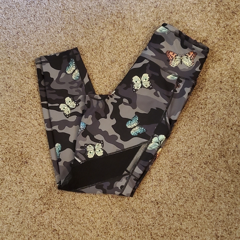 SOLD Sommer Ray Leggings